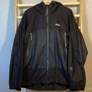 Patagonia rain jacket size Medium.